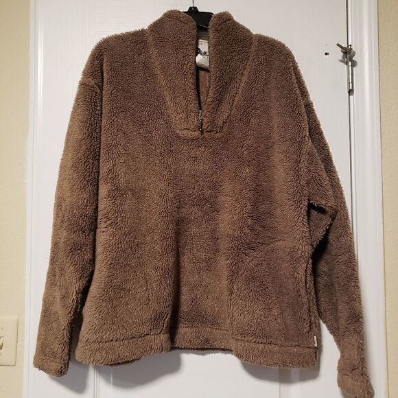 Unlimited Quest Clothing fuzzy sherpa sweater L made in Canada - Picture 1 of 4